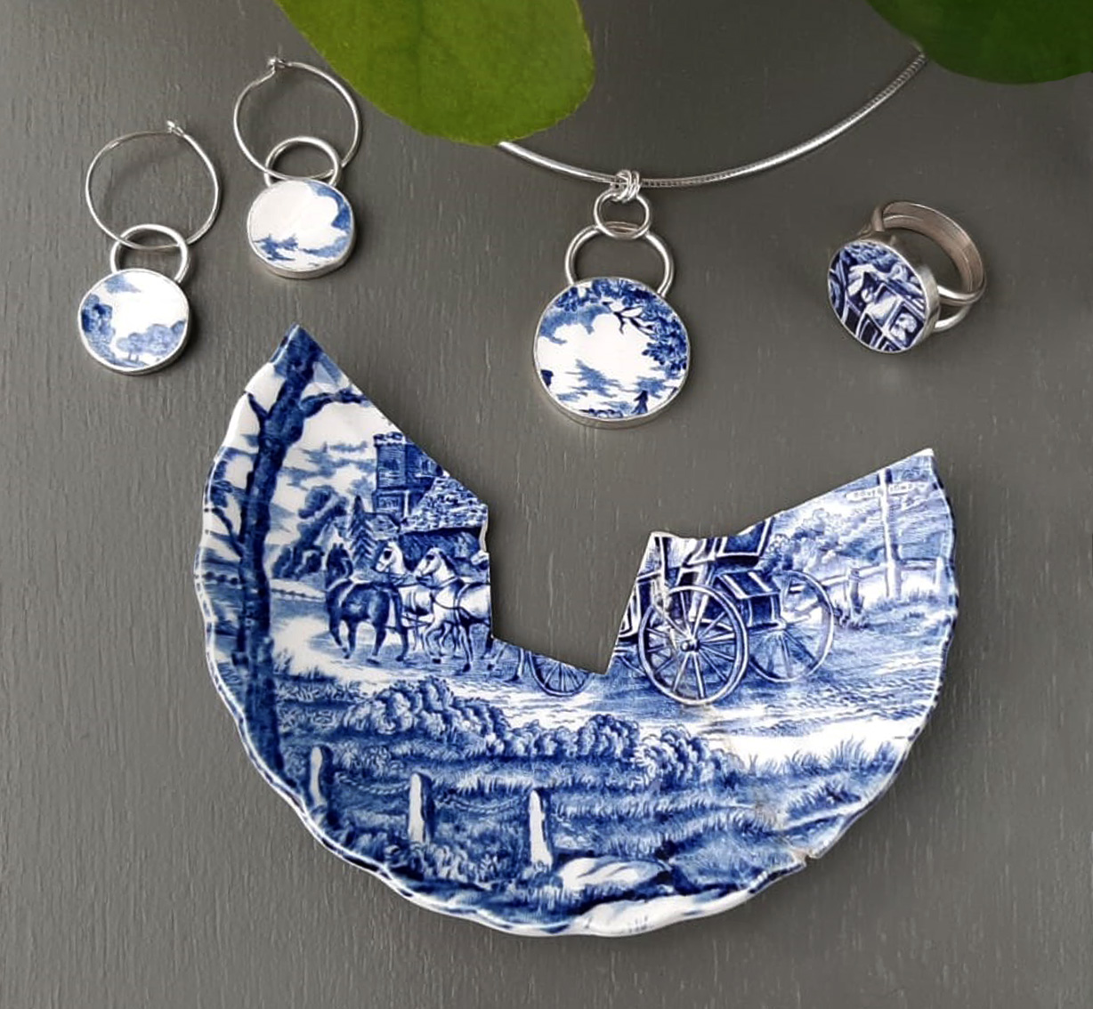 English set by Marlies Dinnissen