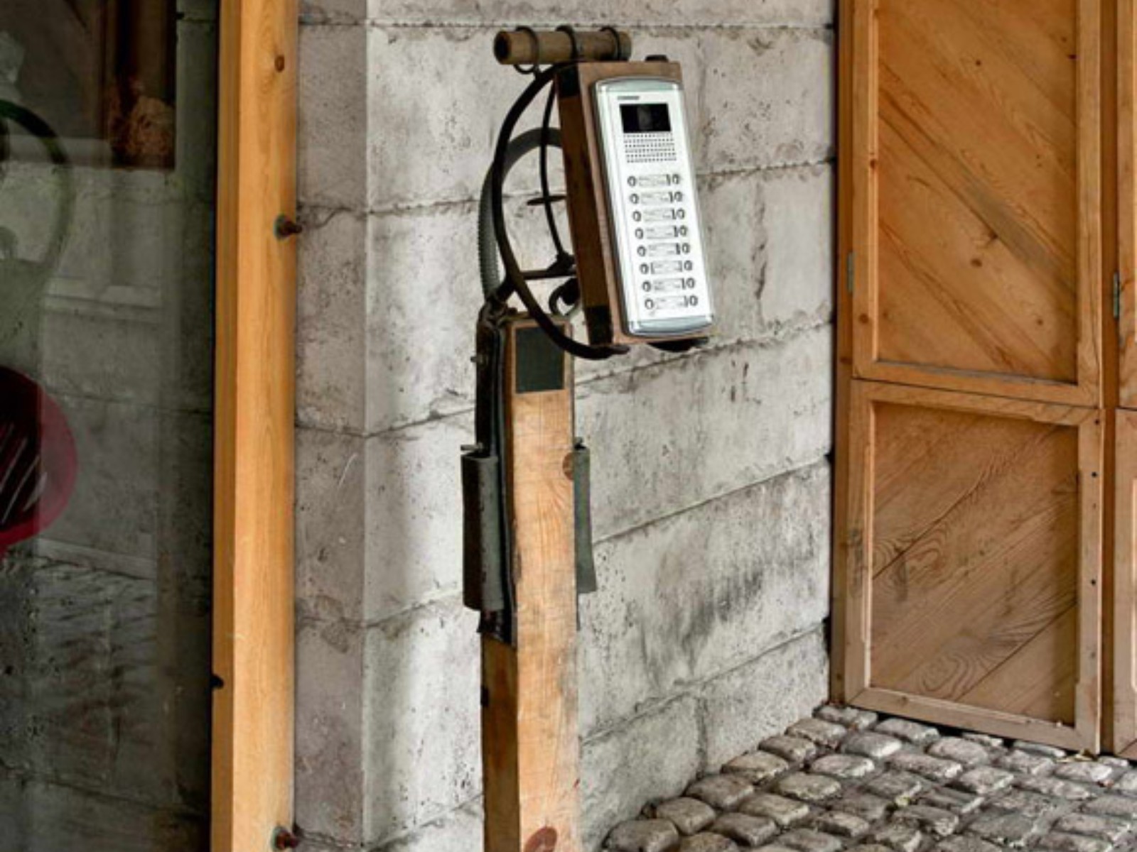 Push-Button Stand by Amir Abbas Kashef