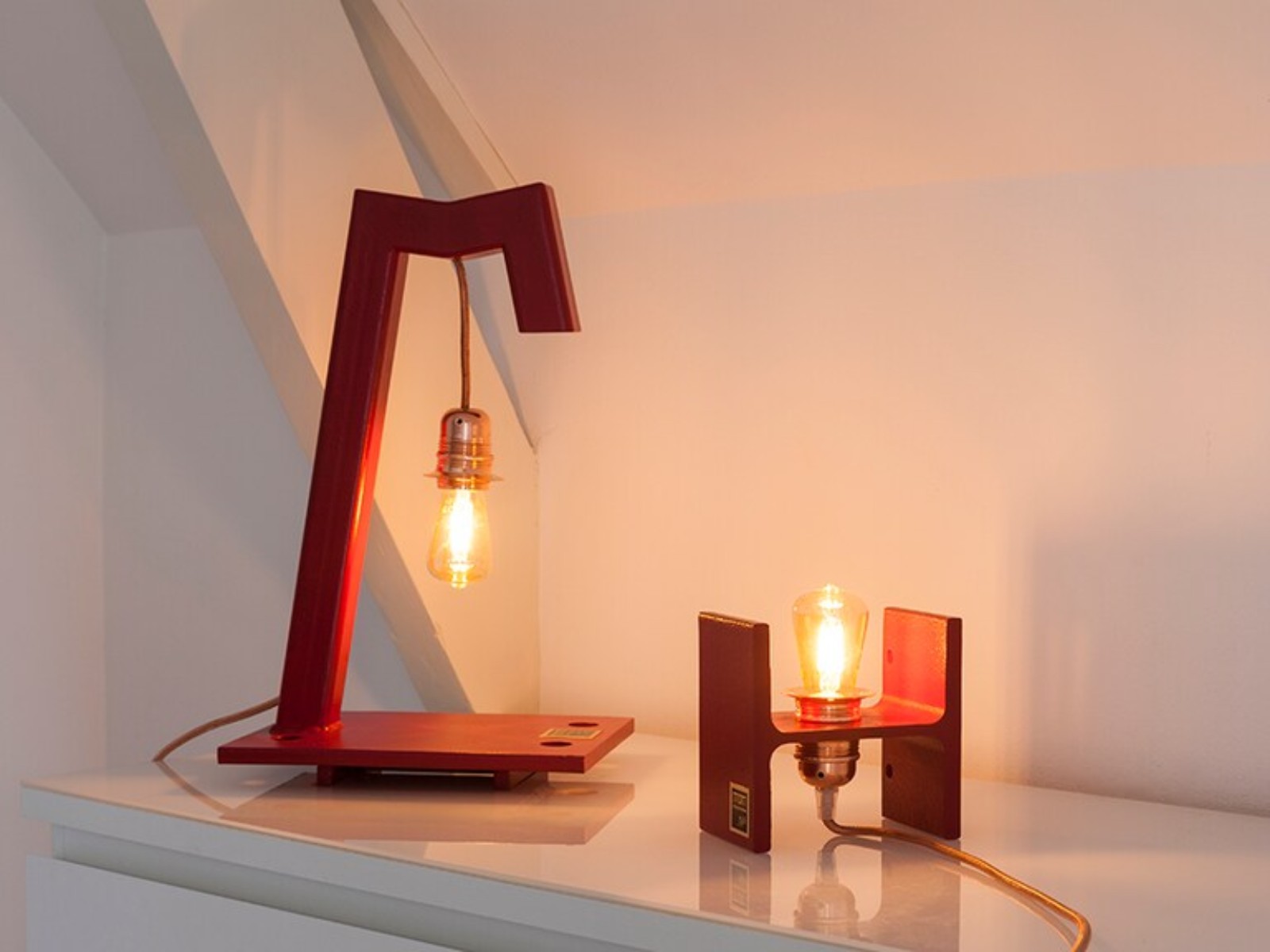 Lamp van de oude staalconstructies van de Willemsbrug by Linda Post